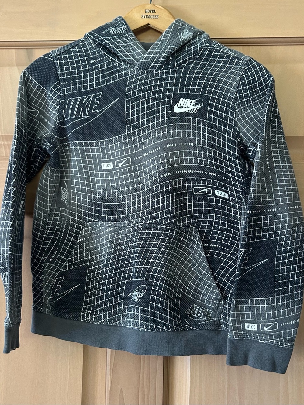 Nike Sportswear Boys Club Fleece Glow-In-The-Dark Grid Hoodie Black/Gray Size M
